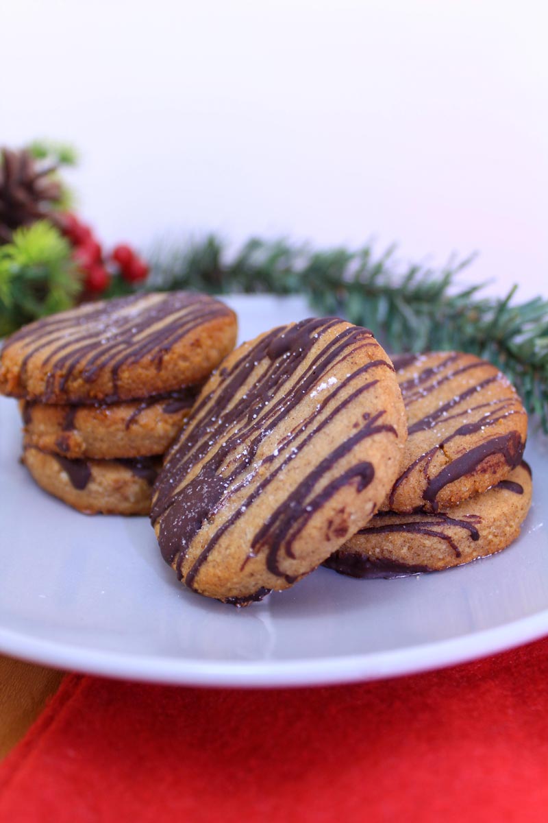 Healthy vegan dark chocolate ginger cookies!