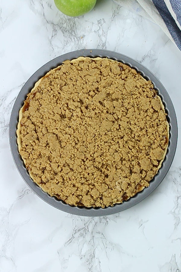 Apple crumble pie before baking