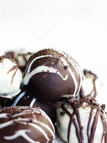 Thumbnail of oreo truffles in a pile