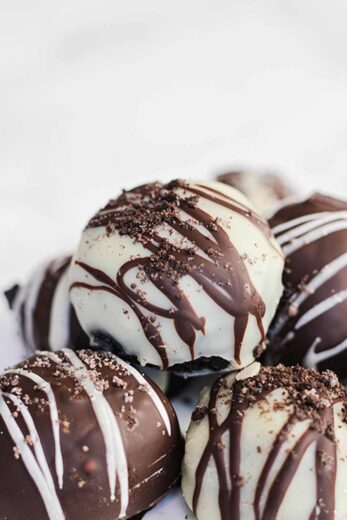 Vegan Oreo Truffles - BakedbyClo | Vegan Dessert Blog