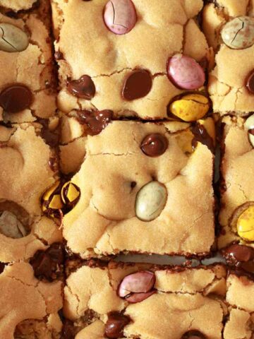 Thumbnail image of vegan mini egg cookie bars