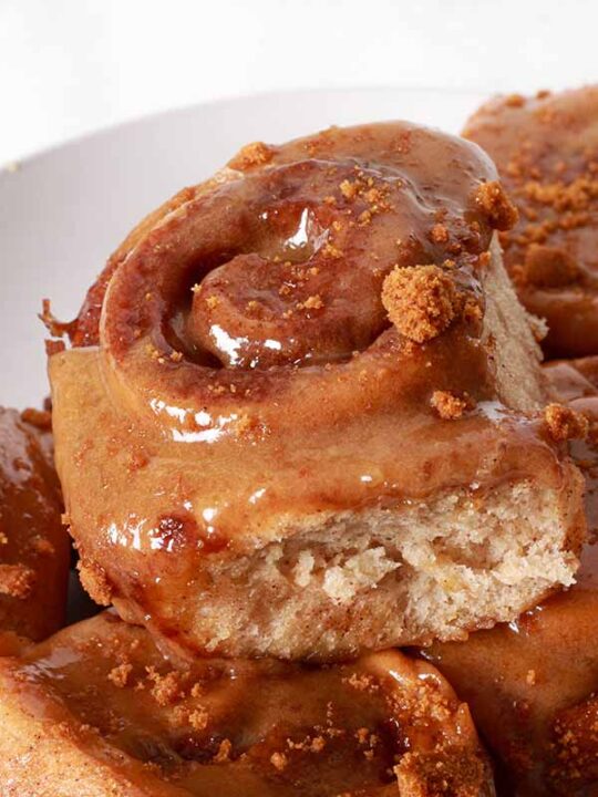 Thumbnail image of vegan Biscoff cinnamon rolls