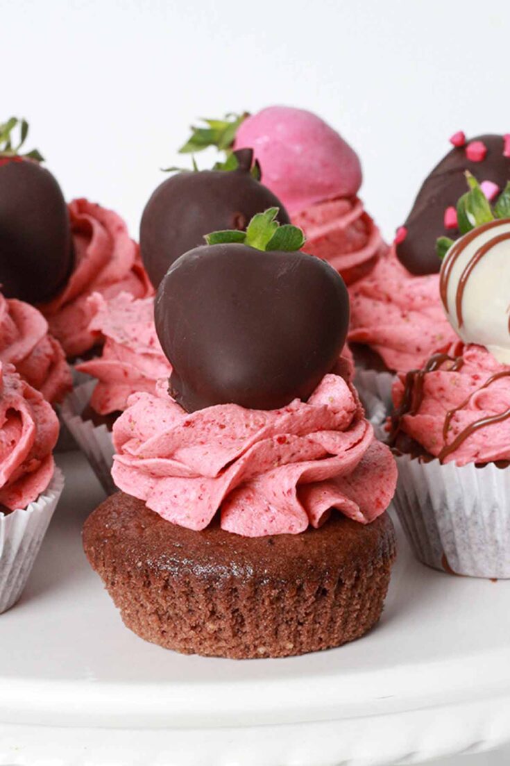 Vegan Chocolate Strawberry Cupcakes - BakedbyClo | Vegan Dessert Blog