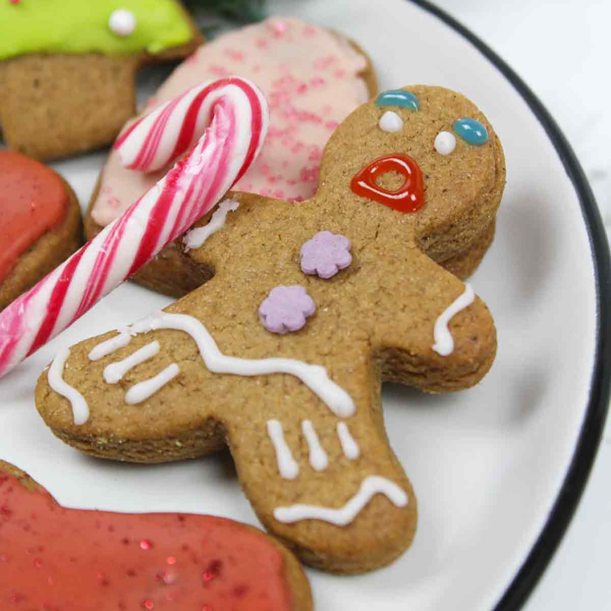 Vegan Gingerbread Men On A Plate