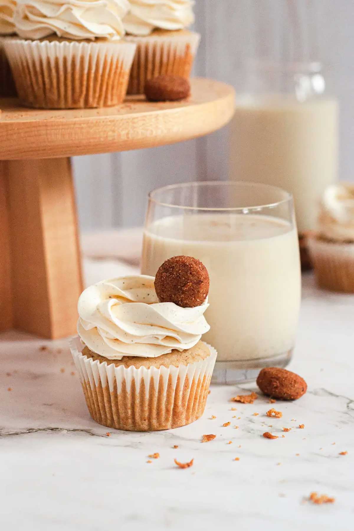 Easy Vegan Eggnog Cupcakes