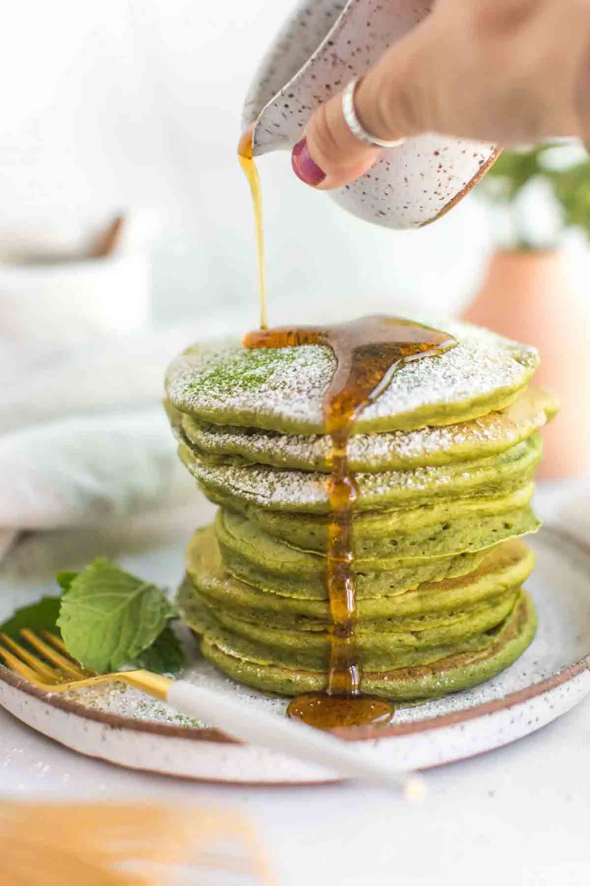 Green Vegan Matcha Pancakes