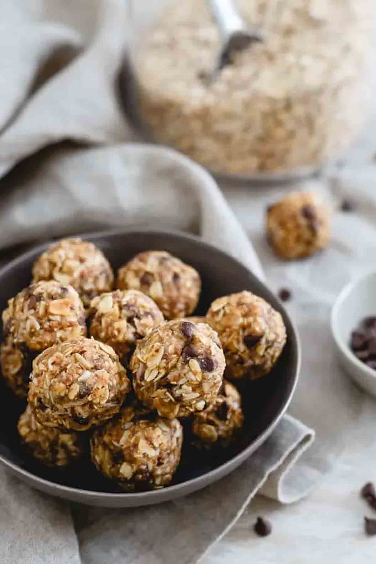 No Bake Peanut Butter Chocolate Chip Balls