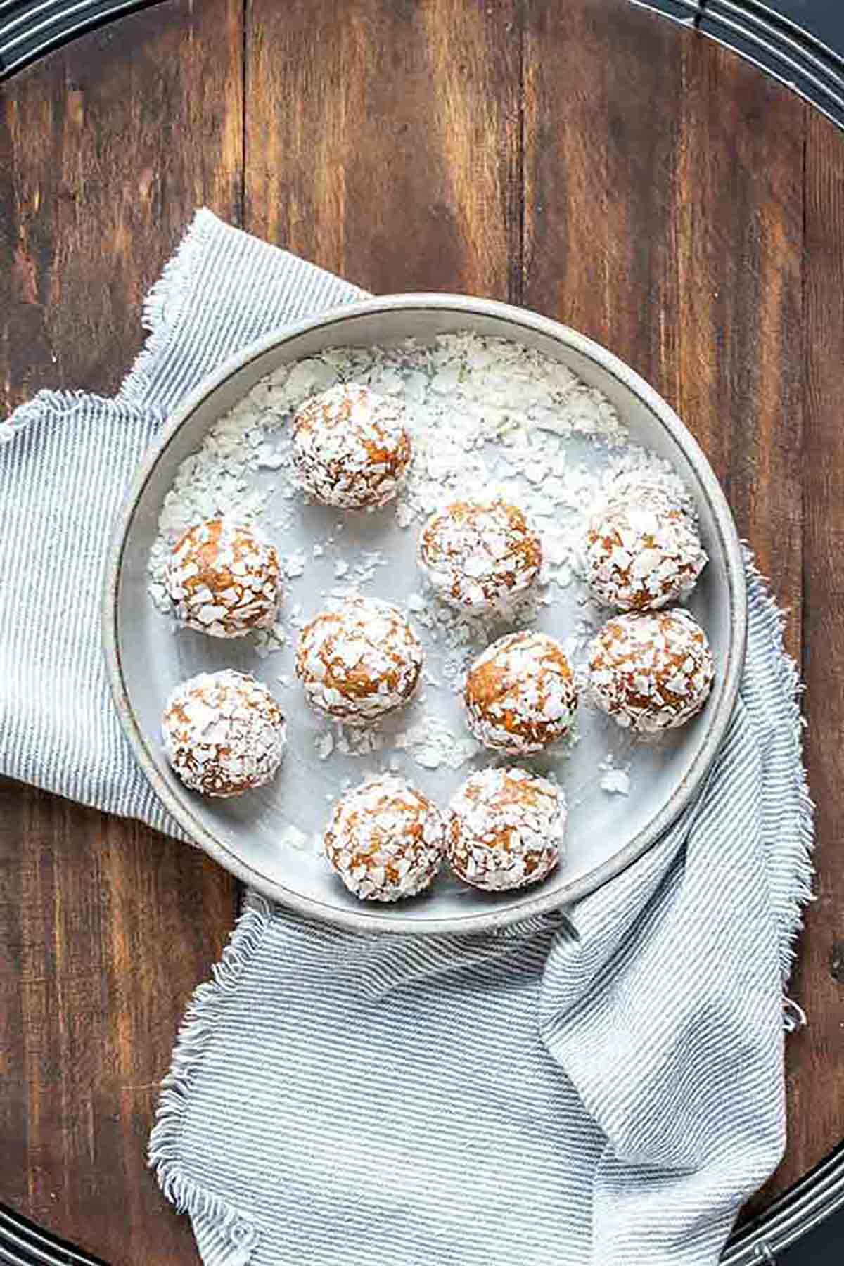 Vegan Carrot Cake Energy Balls