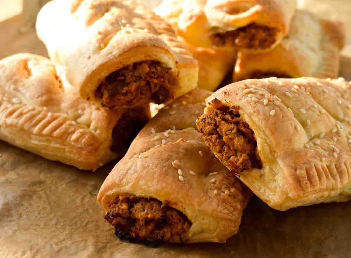 Easy Vegan packed lunch Sausage Rolls