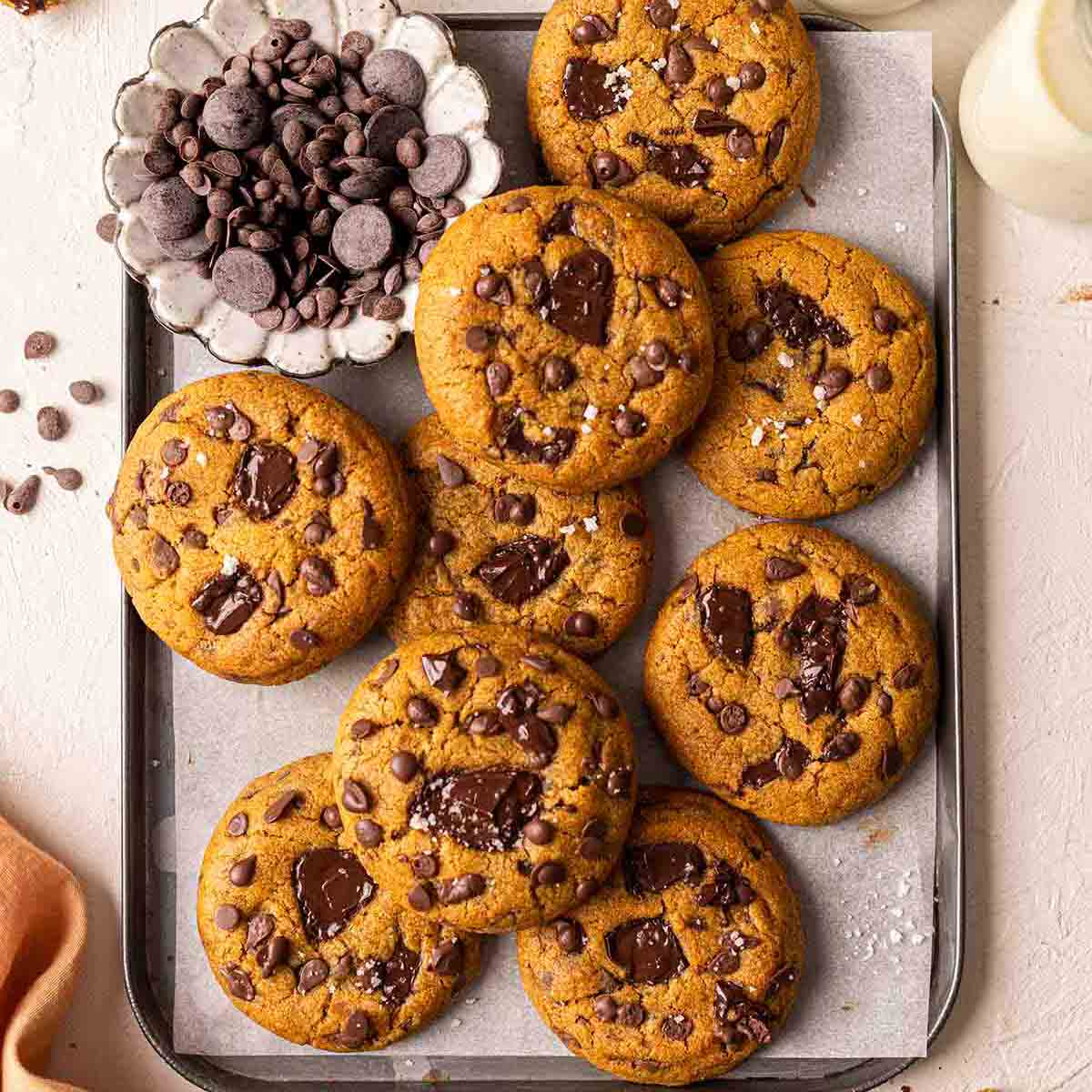 Vegan Pumpkin Chocolate Chip Cookies