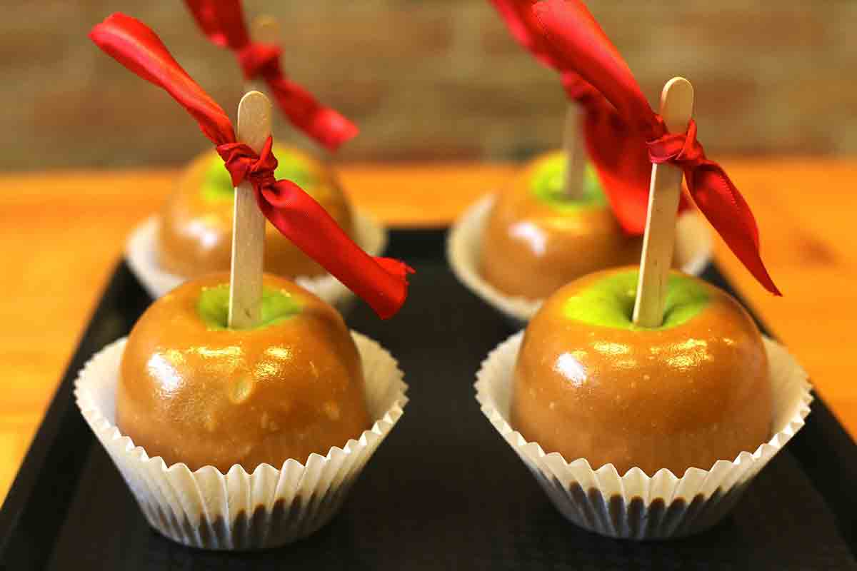 4 Caramel Apples